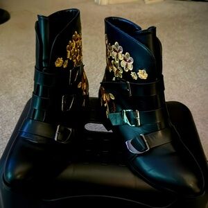 leather booties with 3 belts. Size 7 1/2 - Bright black